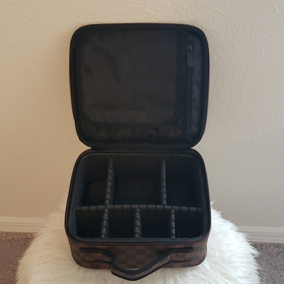 Checkered Brown Makeup Case - Picture 6 of 6